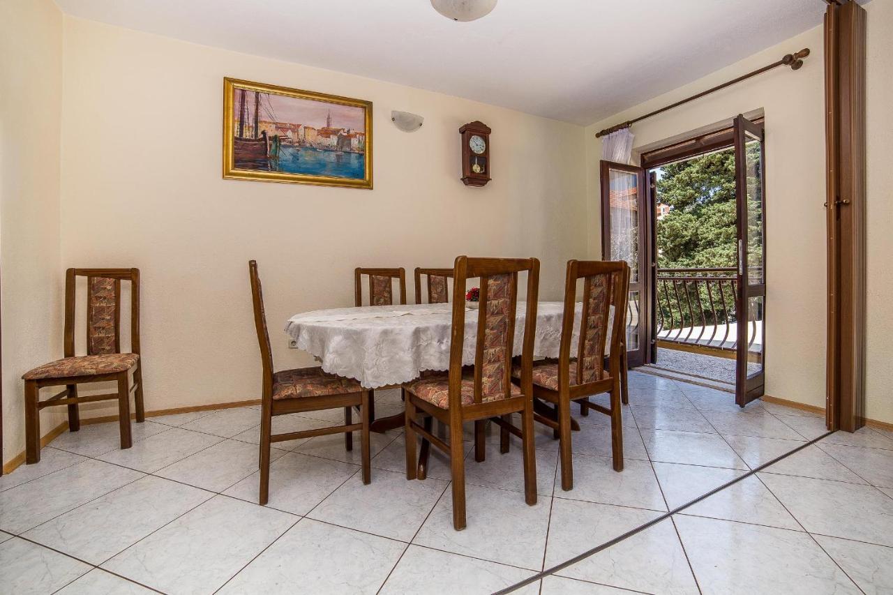 Apartments And Rooms Drpic Сплитска Екстериор снимка
