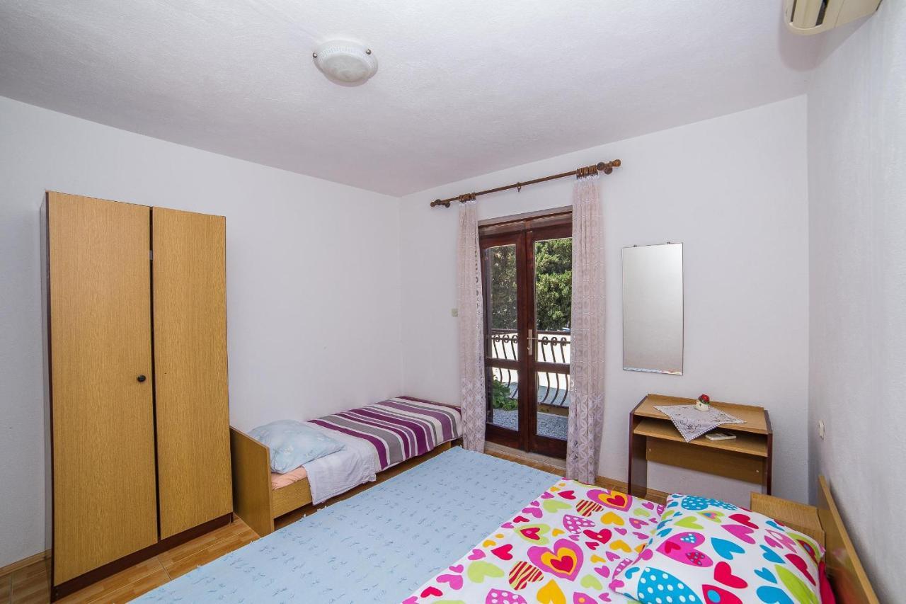 Apartments And Rooms Drpic Сплитска Екстериор снимка