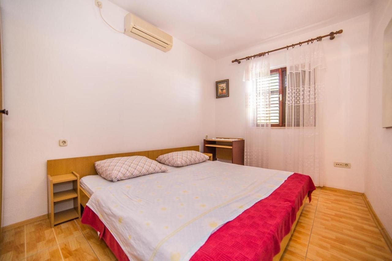 Apartments And Rooms Drpic Сплитска Екстериор снимка