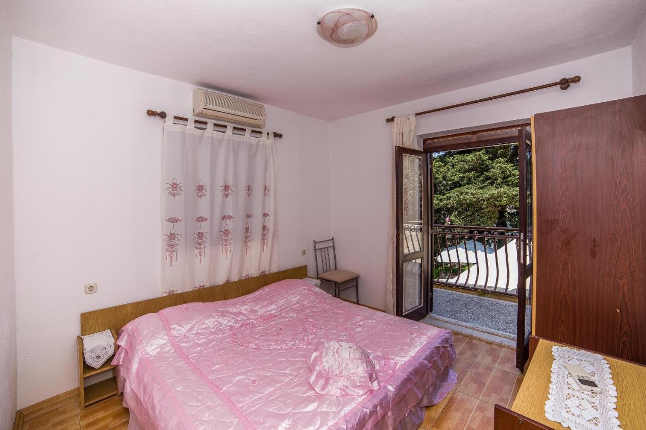 Apartments And Rooms Drpic Сплитска Екстериор снимка