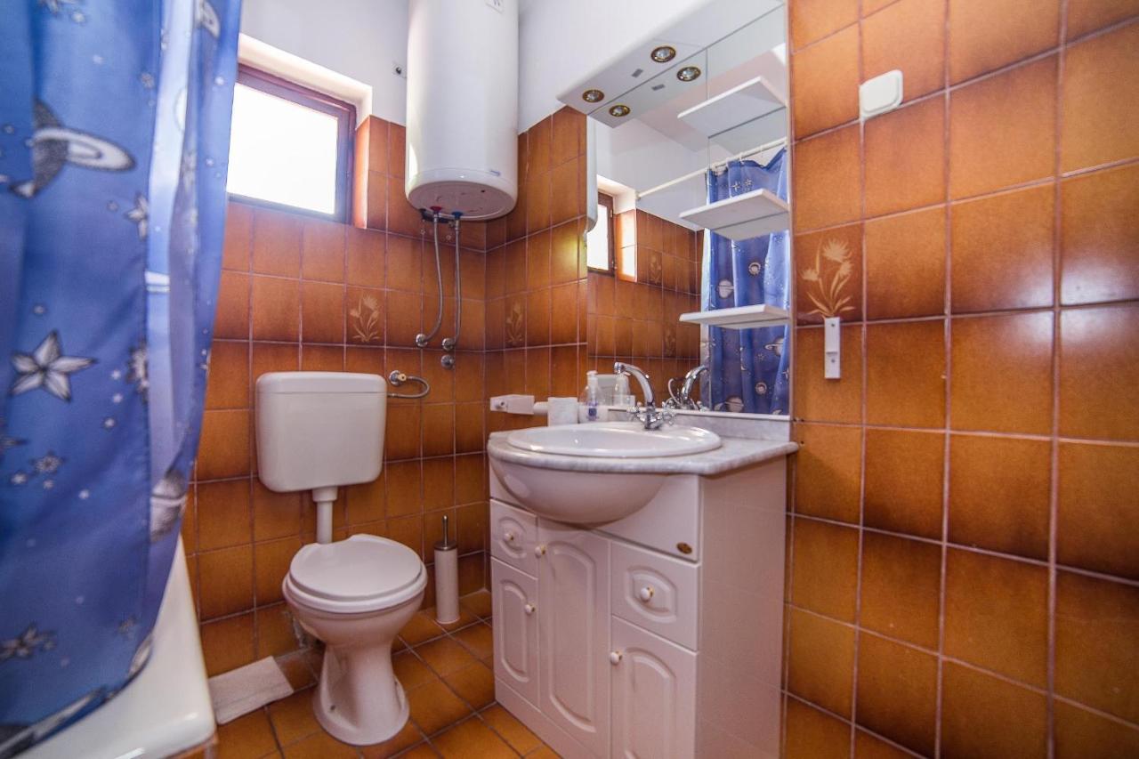 Apartments And Rooms Drpic Сплитска Екстериор снимка