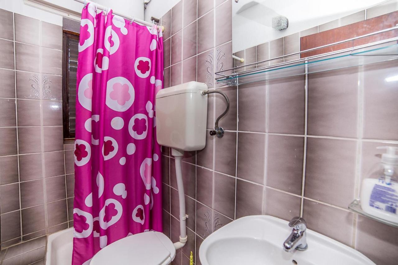 Apartments And Rooms Drpic Сплитска Екстериор снимка