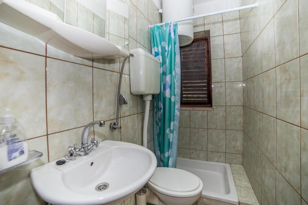 Apartments And Rooms Drpic Сплитска Екстериор снимка