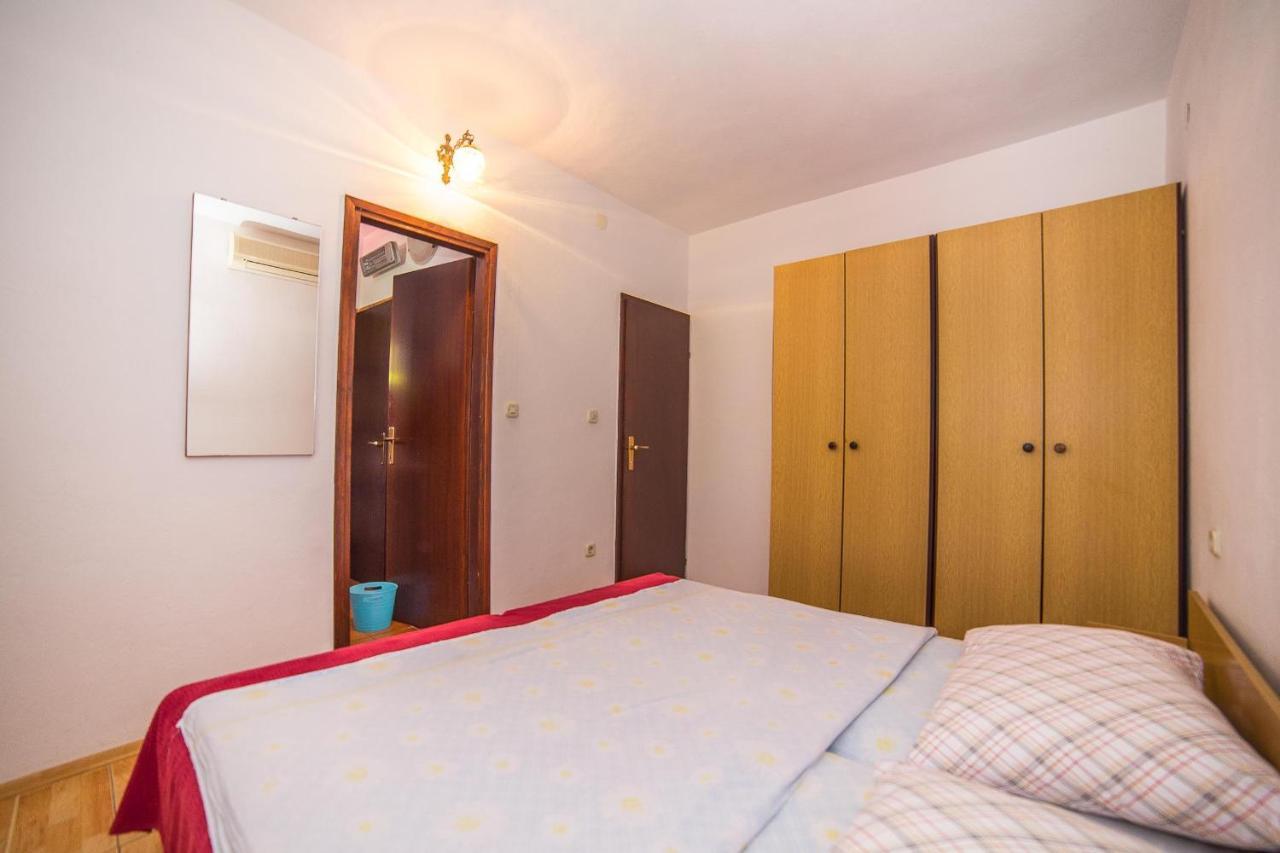 Apartments And Rooms Drpic Сплитска Екстериор снимка