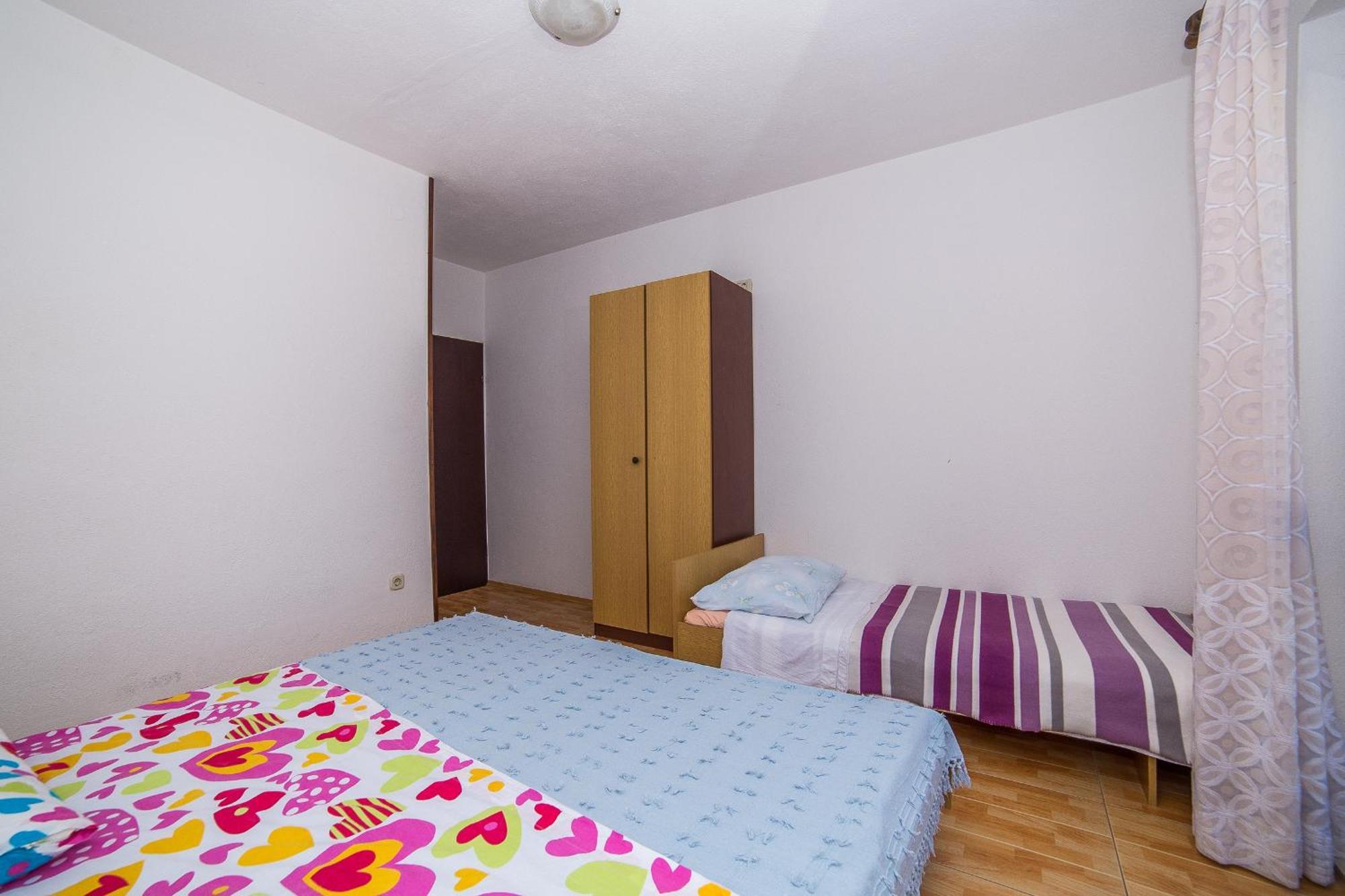 Apartments And Rooms Drpic Сплитска Екстериор снимка